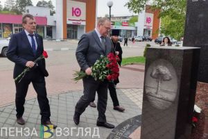 Мельниченко почтил память ликвидаторов техногенных катастроф в Заречном