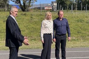 Бочкарева посетила готовящийся к ремонту спортобъект в Вадинском районе
