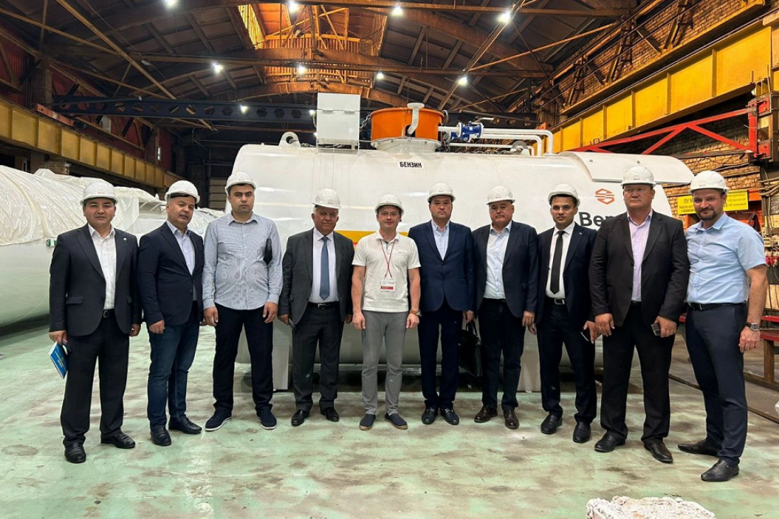 Делегация из Узбекистана оценила пензенские мобильные АЗС