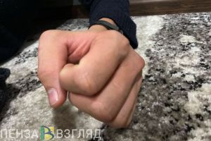 Кузнечанин угрожал убить гостью табуретом