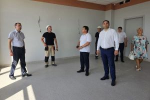 Алексей Комаров оценил ход строительства школы на 550 мест в Бессоновском районе