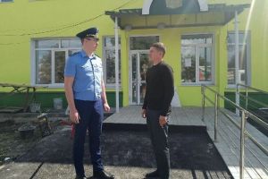Прокуратура обеспокоена темпами работ по ремонту библиотеки в Земетчино