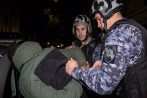 Взаимные оскорбления жен привели к серьезной драке и ранению в Пензе