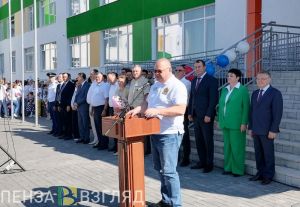 В пензенском микрорайоне Заря открыли школу на 1100 мест