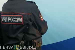 В Каменке мужчина на костылях обманул подростков и обокрал магазин