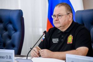 Мельниченко поздравил Казакова и Авдонина с наградами Всероссийского фестиваля