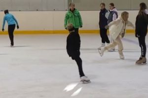 Слуцкая провела мастер-класс для зареченских фигуристок