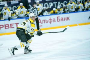 Пензенский «Дизель» одержал победу над столичной «Звездой» в ВХЛ