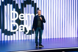 Более 1 млрд. рублей инвестиций предложили участникам акселератора Sber500 на демодне