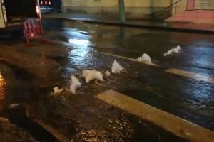 В центре Пензы ведутся работы по устранению аварии на сетях водоснабжения