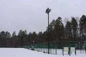 На стадионе зареченского ФОК «Лесной» обновят освещение