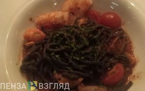 Юная пензячка незаконно оплачивала доставку еды из ресторанов картой знакомого