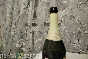 В новогоднюю ночь в Башмаково гостью ударили по голове бутылкой шампанского