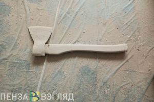 В Пензе сожительница ударила возлюбленного топором по спине