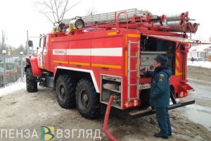 В Сердобске выгорел изнутри деревянный дом