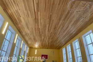 Мельниченко осмотрел отремонтированную спортивную школу в Сосновоборске