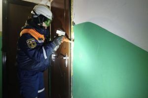 В Пензе спасатели помогли женщине, которая могла отравиться угарным газом