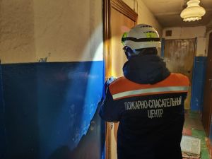 В Пензе на ул. Медицинской помогли мужчине, которому резко стало плохо