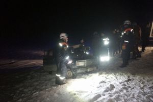 Спасатели помогли вытащить девушку, зажатую в машине после ДТП