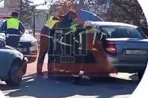 Спасатели и скорая прибыли на место аварии в пензенской Терновке