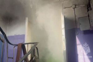 Появилось видео из горящего дома в Нижнем Ломове, где спасли 13 человек