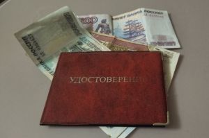 Пенсионеры могут не получить часть пенсии из-за ее удержания