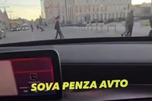 В центре Пензы автолихачи поиграли с пешеходами в смертельно опасные «шашки»