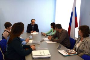 Фомин обсудил с Минлесхозом «проблемные» кладбища в Камешкирском районе