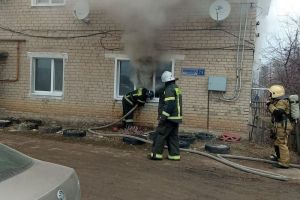 При пожаре в многоквартирном доме в Кузнецке погибли люди