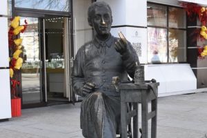В Пензе отреставрируют памятник «Ювелиру»
