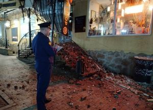 В Пензе у здания на ул. Московской обвалилась часть кирпичной кладки