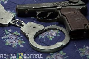 В Заречном мужчина угрожал пистолетом тестю и ударил тещу