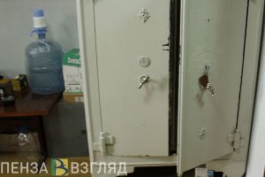 В Пензе сотрудник магазин украл деньги из сейфа и проиграл их на ставках