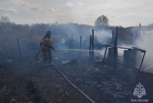 В Канаевке выгорел двухквартирный дом на площади 120 кв. м