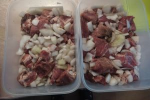 Шашлык просто тает во рту: секрет маринада для мягкого мяса