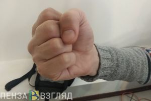 Пензенец попытался задушить соседа из-за пакета с мусором