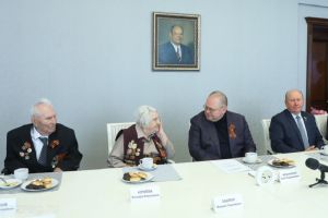 В Пензе почетным гражданам города из числа фронтовиков вручили знаки отличия