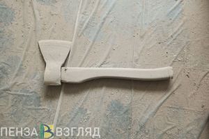 В Никольском районе мужчина с топором накинулся на сожительницу