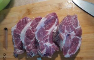 Три продукта нельзя есть с мясом: кишечник не работает