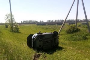 В Средней Елюзани двое пострадали после ДТП с опрокидыванием