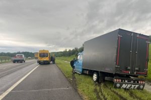 В Пензенской области в ДТП попал школьный автобус с 13 детьми