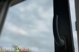 Организована проверка по факту падения 2-летней девочки из окна в Каменке