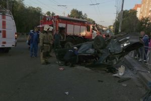 Опубликовано видео с моментом страшной аварии на Южной поляне в Пензе