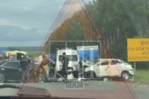 К месту серьезной аварии в Пензенской области приехала «скорая»