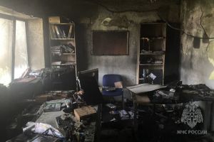 «Замкнувший принтер»: МЧС опубликовало кадры с места пожара в Пензе