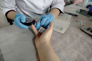 Вторая группа крови и ожирение: ученые выявили связь между генетикой и лишним весом