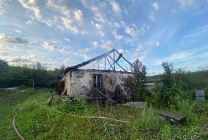 Пожар в Каменском районе: хозяин выбрался, гость погиб