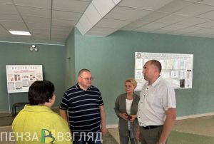 Мельниченко поручил выделить средства на ремонт крыши общежития колледжа