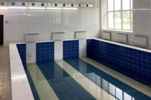 В зареченской школе №220 завершается ремонт бассейна