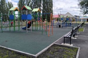 В Кузнецке благоустроили детскую спортплощадку у школы